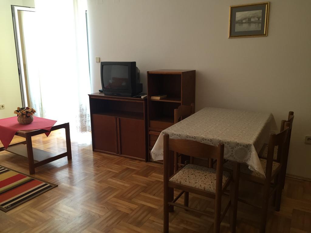 Apartments Antonia Malinska Exterior photo